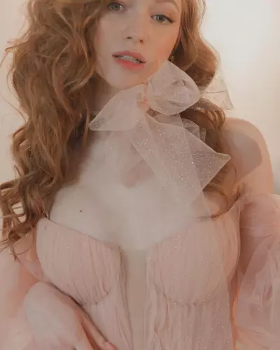 Сукня корсетна,пишна рожева