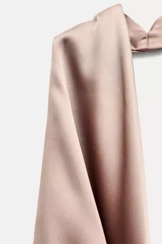 Сукня ніжна з відкритою спиною