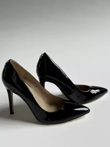 Підбори чорні, лакові