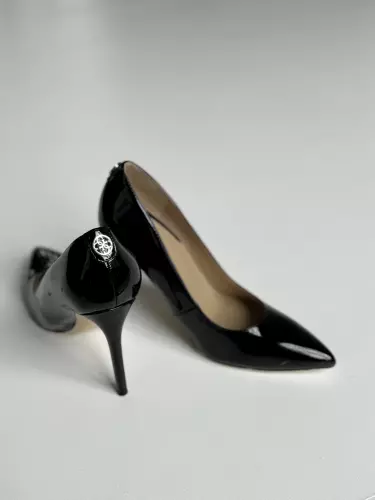 Підбори чорні, лакові